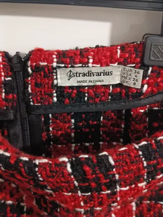 Minifalda Stradivarius cuadros rojo y negro