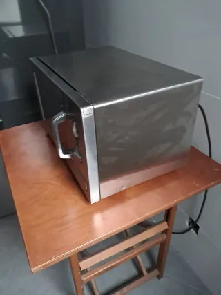 Microondas Panasonic NE-1027