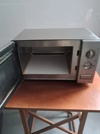 Microondas Panasonic NE-1027