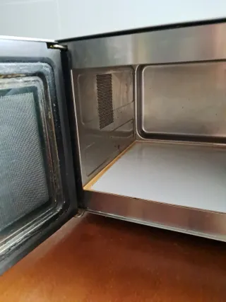 Microondas Panasonic NE-1027