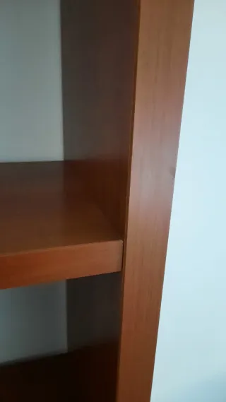 Estantería modular de madera maziza