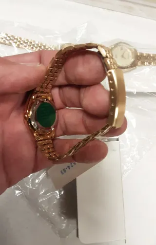 Reloj ADEC Mujer Dorado y Blanco