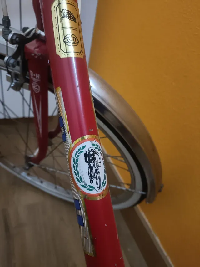 Antigua bicicleta BH. Ruedas nuevas