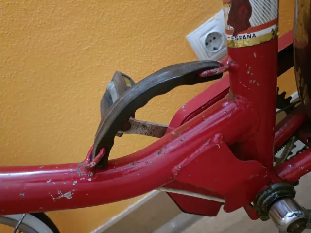 Antigua bicicleta BH. Ruedas nuevas