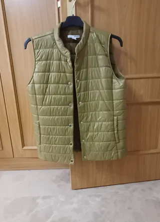 Chaleco acolchado verde oliva