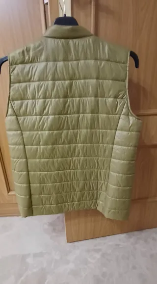 Chaleco acolchado verde oliva