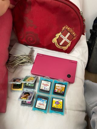 Nintendo DSi Rosa con 6 Juegos