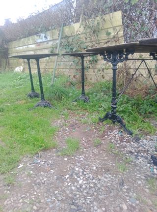 Mesas de forja con sobre de madera