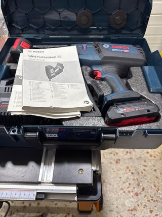 Clavadora Bosch GNH 18V-64M Profesional