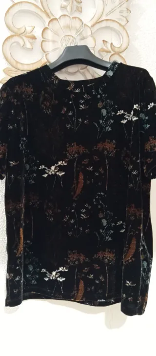 Blusa negra terciopelo Pieces