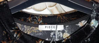 Blusa negra terciopelo Pieces