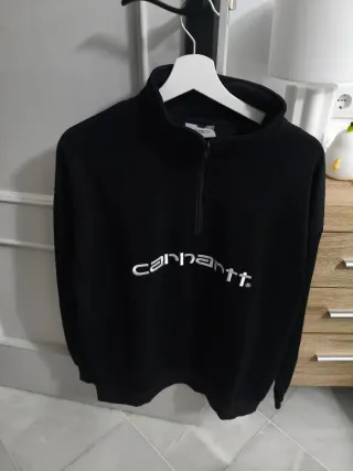 Sudadera Carhartt negra con logo