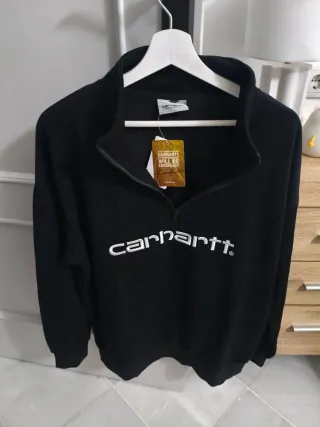 Sudadera Carhartt negra con logo