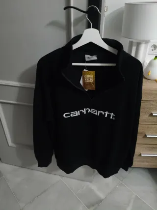 Sudadera Carhartt negra con logo