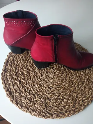 Botines de piel rojo oscuro/granate