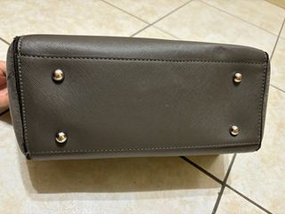 Borsa a mano grigia e nera