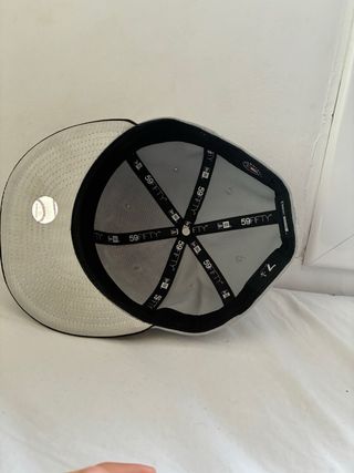 Gorra New Era Gris y Negra