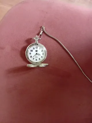 Reloj de bolsillo plateado para caballero