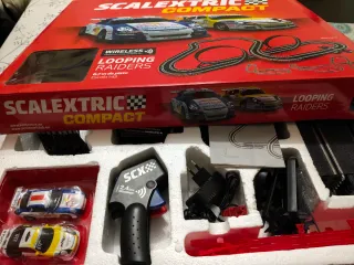 Scalextric Compact Loopin Raiders