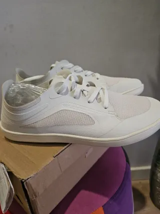 Zapatillas Beige y Blancas