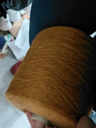 Bobine di lana e fili