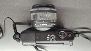 Cámara Canon EOS Compacta + 3 baterías y cargador