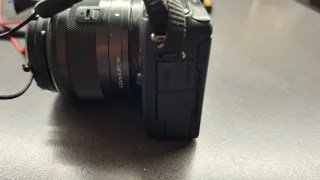 Cámara Canon EOS Compacta + 3 baterías y cargador