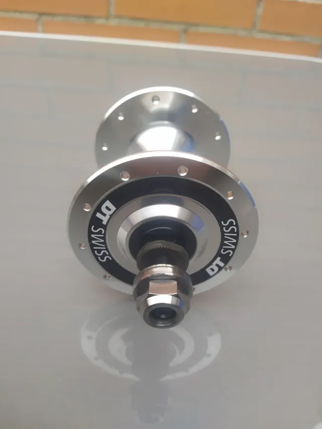 Buje DT SWISS 370s delantero 20H delantero. NUEVO.