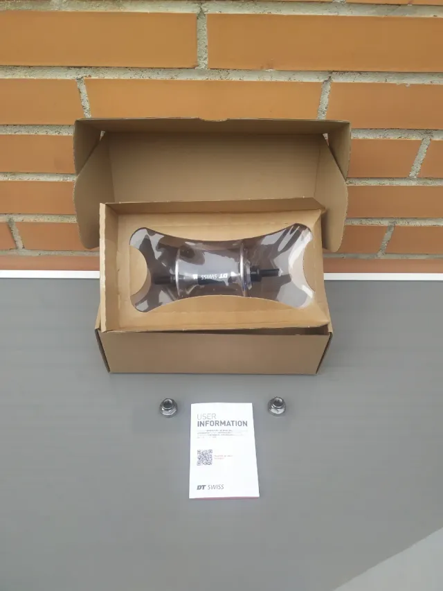 Buje DT SWISS 370s delantero 20H delantero. NUEVO.