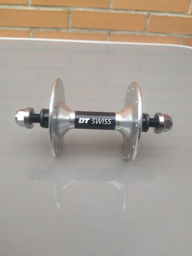 Buje DT SWISS 370s delantero 20H delantero. NUEVO.
