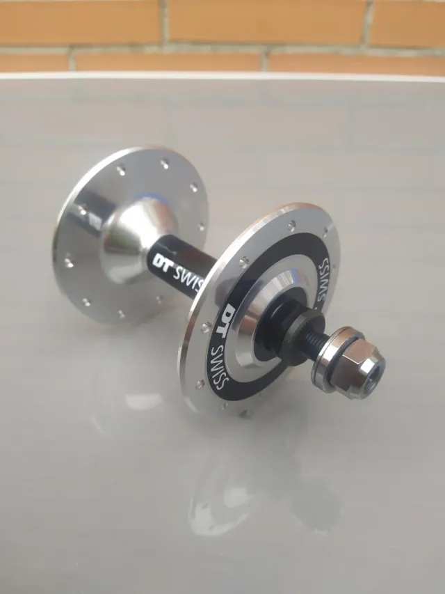 Buje DT SWISS 370s delantero 20H delantero. NUEVO.