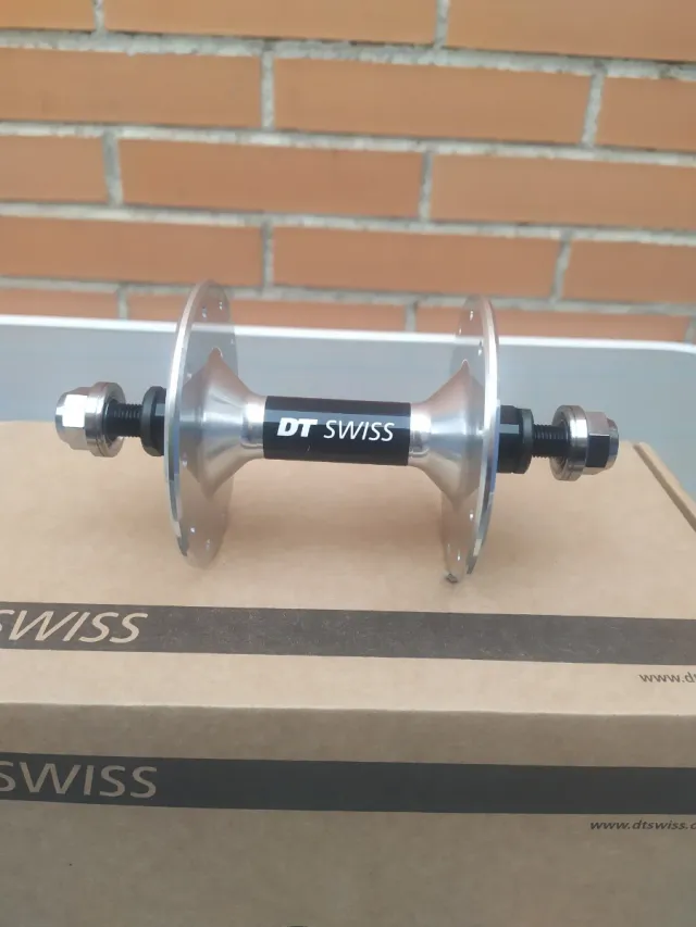 Buje DT SWISS 370s delantero 20H delantero. NUEVO.