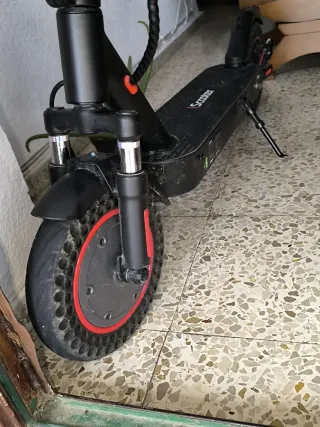 Patinete eléctrico en buen estado