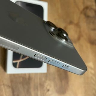 iPhone 16 Pro Max Gris