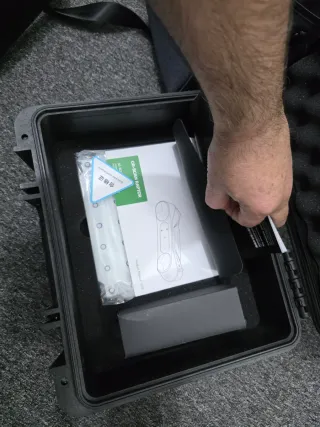 Escáner 3D Creality CR-Scan Raptor y mango escaneo