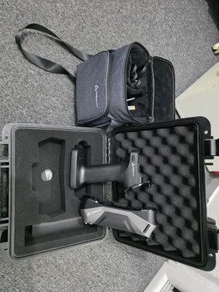 Escáner 3D Creality CR-Scan Raptor y mango escaneo