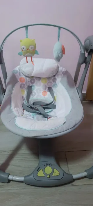 Mecedora eléctrica para bebé y cuna