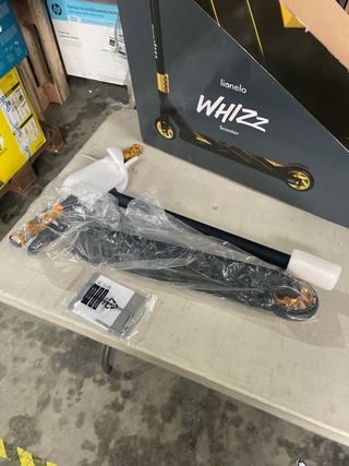 Patín LIONELO Whizz Negro/Dorado