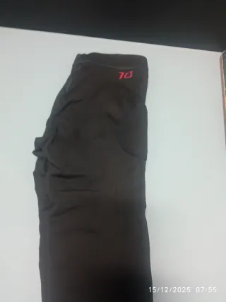 Mallas Hoko Negras con Bolsillos Laterales