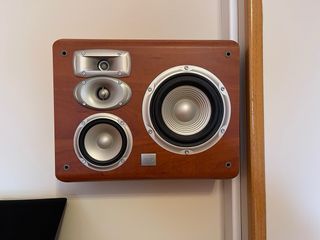 8 Altavoces JBL y amplificador onkio de regalo