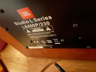 8 Altavoces JBL y amplificador onkio de regalo