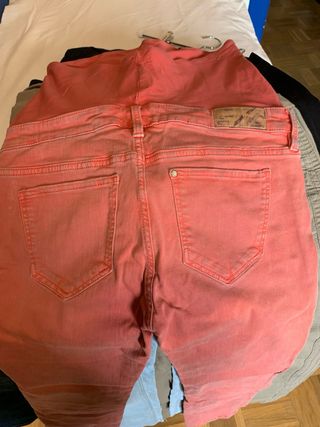 Pantalón premamá vaquero rojo T.36