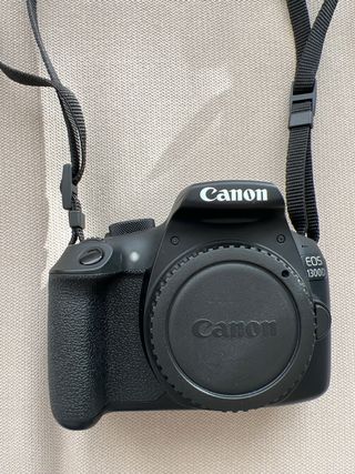 Cámara Canon EOS 1300D + Bolso y Lente
