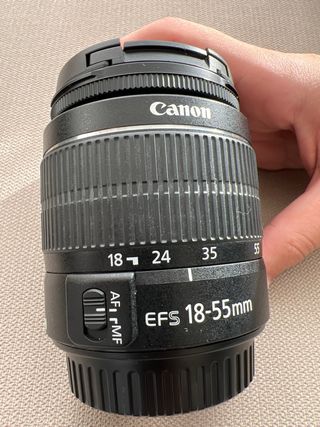 Cámara Canon EOS 1300D + Bolso y Lente