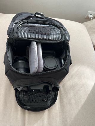 Cámara Canon EOS 1300D + Bolso y Lente