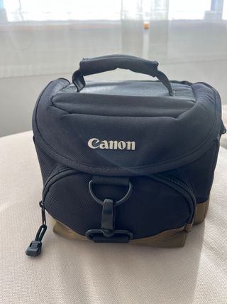 Cámara Canon EOS 1300D + Bolso y Lente