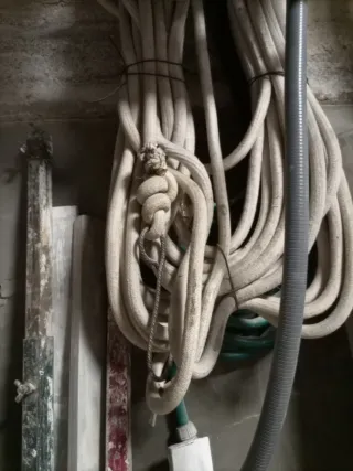 Garrucha con trípode y cuerda