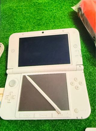 Nintendo 3DS XL + 40 giochi + custodia per Adrián