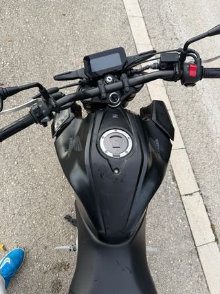 Honda CB125R Negra