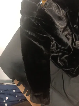 Abrigo Negro Pufoso Premium